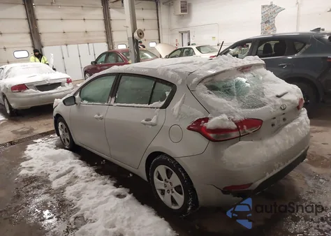 2016 Kia Forte Lx z USA, uszkodzony, nr VIN KNAFK5A8XG5585167